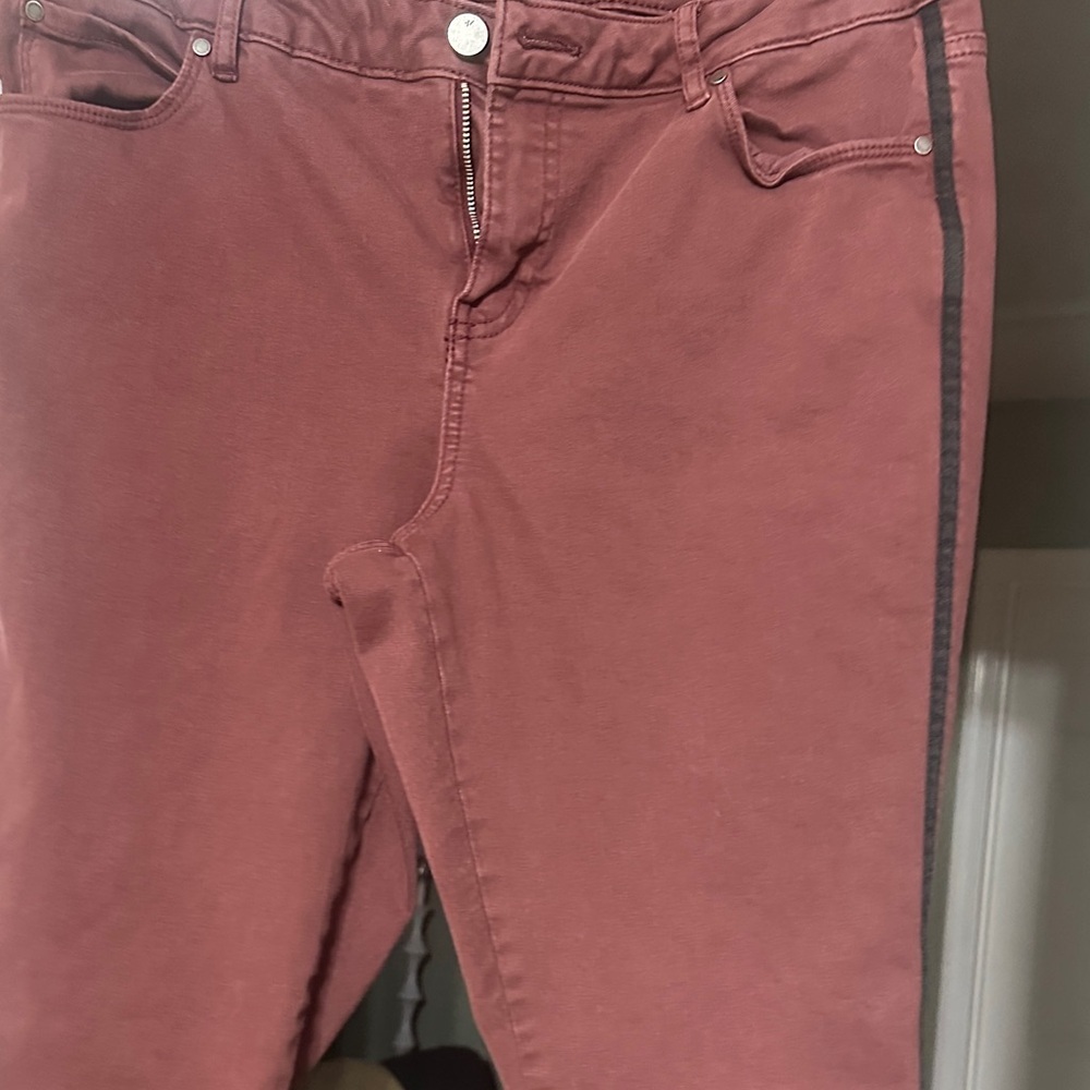 Simply Vera Vera Wang Wine colored Flex Skinny Jeans